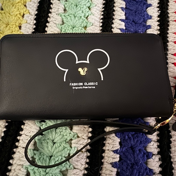 Black wristlet wallet - Picture 1 of 2